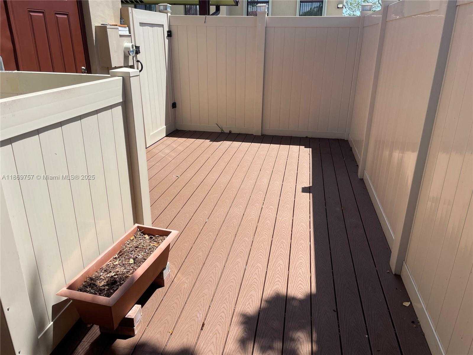 Small Image of 5002 SHERIDAN ST #1, Hollywood Number 27