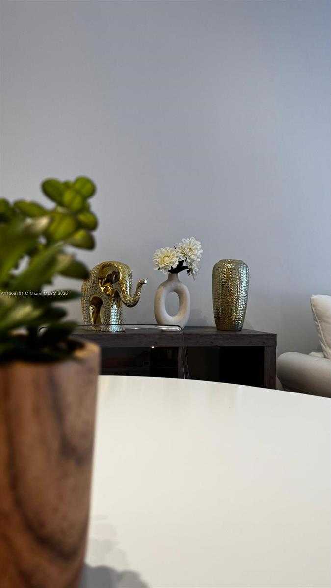 Small Image of 185 SOUTH WEST 7TH ST #2808, Miami Number 14