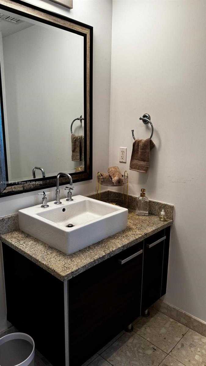 Small Image of 185 SOUTH WEST 7TH ST #2808, Miami Number 22