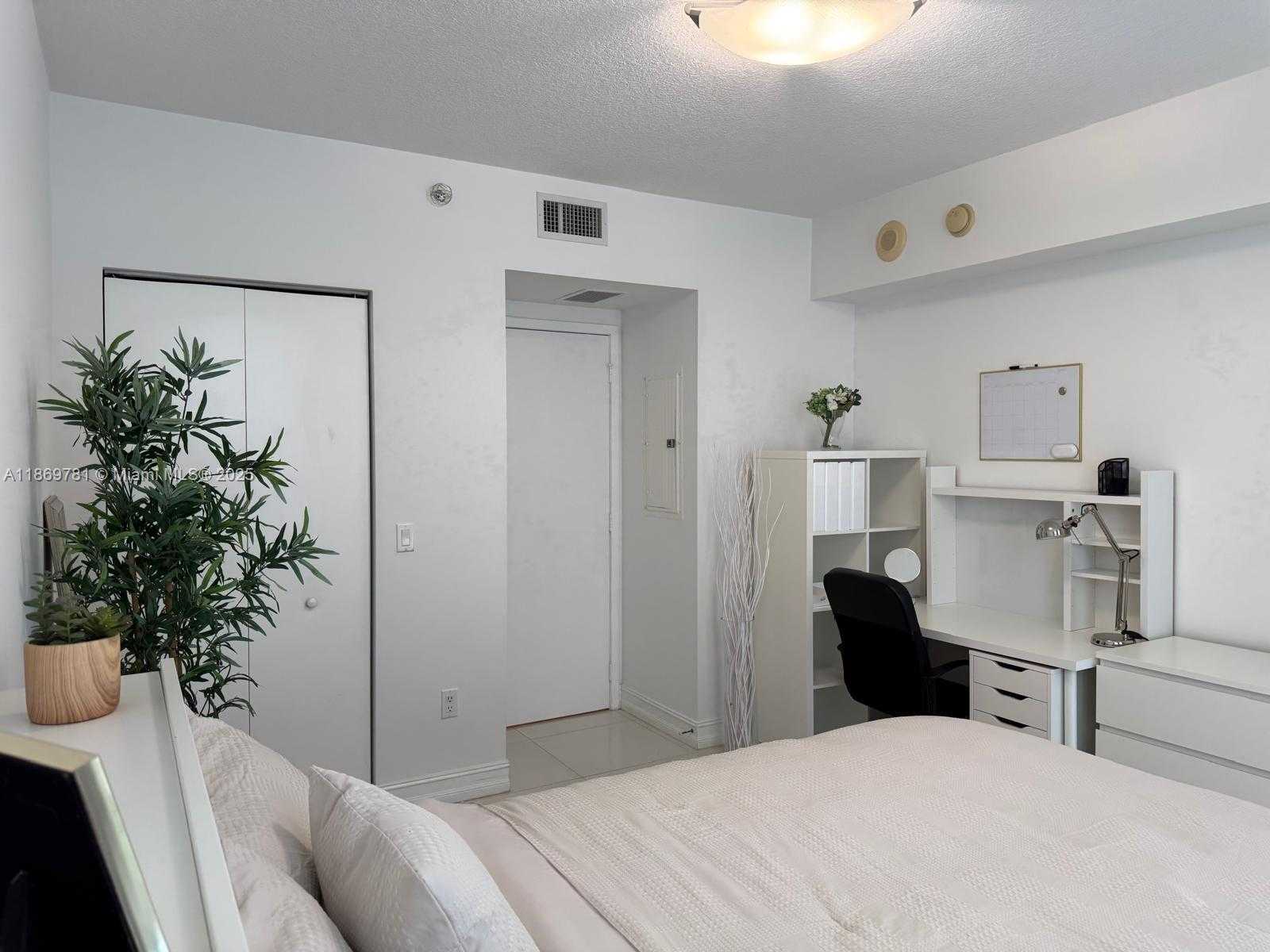 Small Image of 185 SOUTH WEST 7TH ST #2808, Miami Number 26