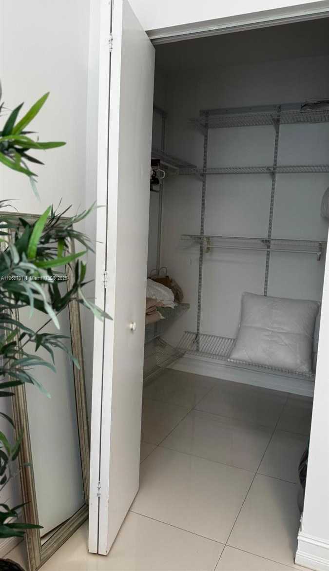 Small Image of 185 SOUTH WEST 7TH ST #2808, Miami Number 30