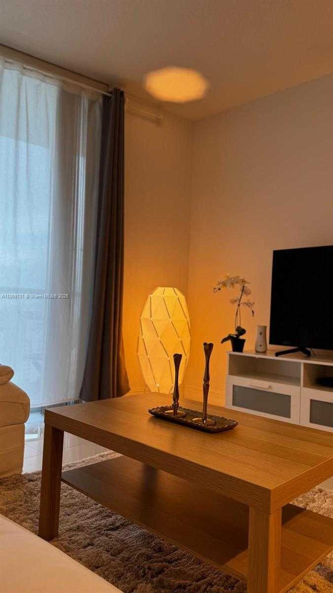 Small Image of 185 SOUTH WEST 7TH ST #2808, Miami Number 4
