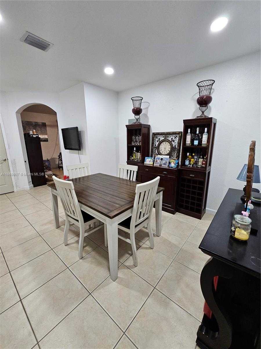 Small Image of 9209 SOUTH WEST 227TH ST #1, Cutler Bay Number 7