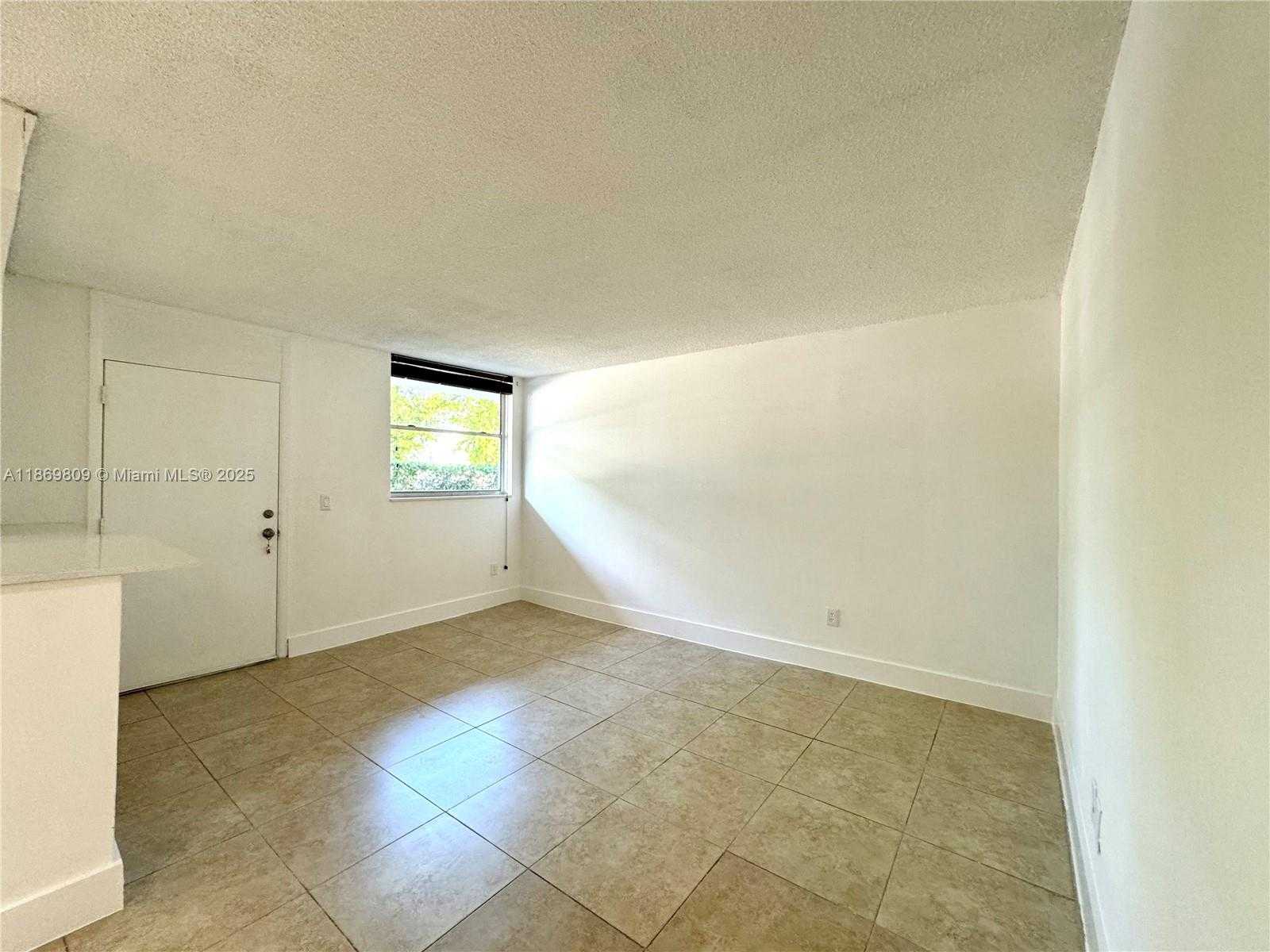 Small Image of 1801 SOUTH TREASURE DR #109, North Bay Village Number 14