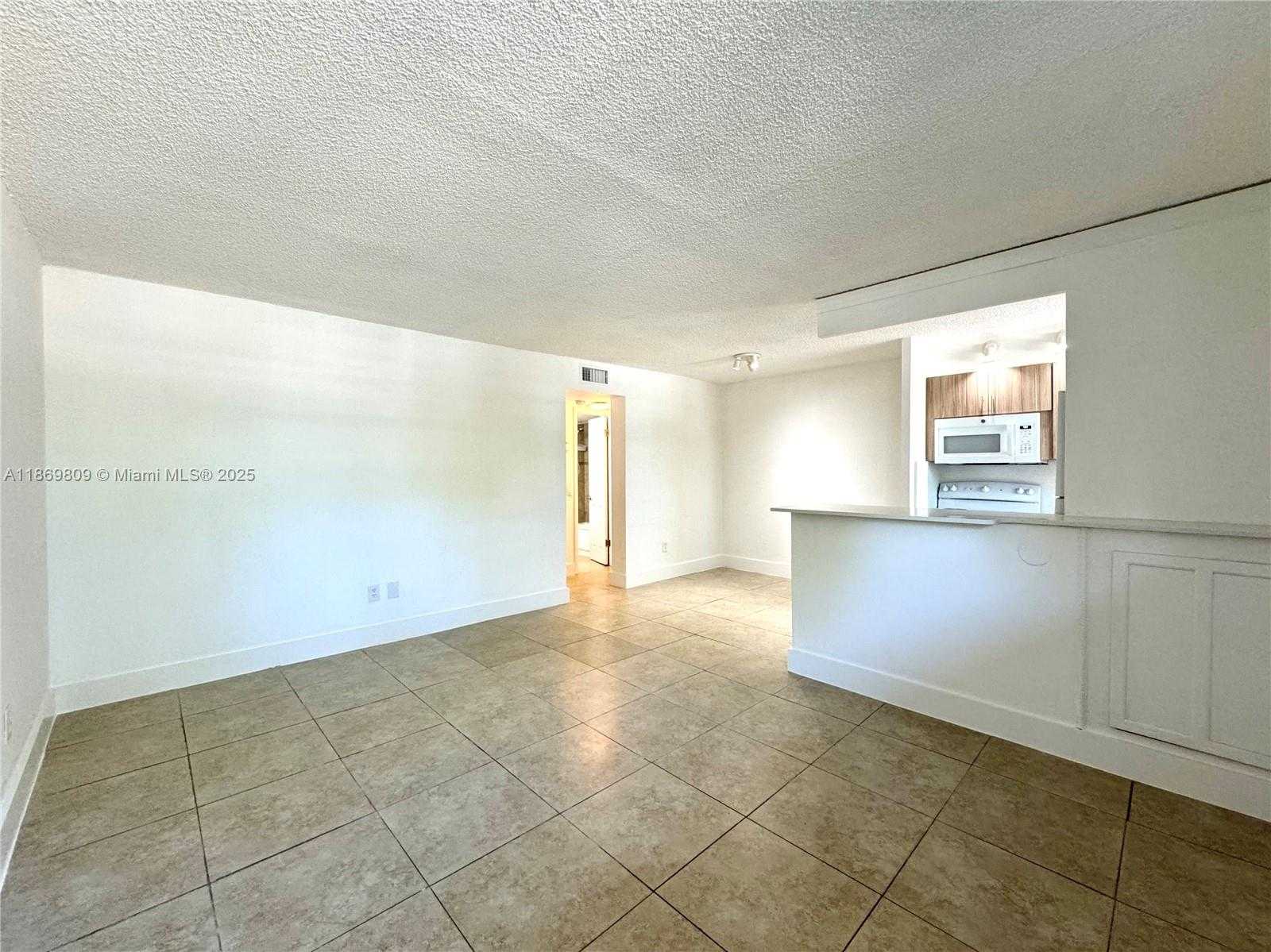 Small Image of 1801 SOUTH TREASURE DR #109, North Bay Village Number 15
