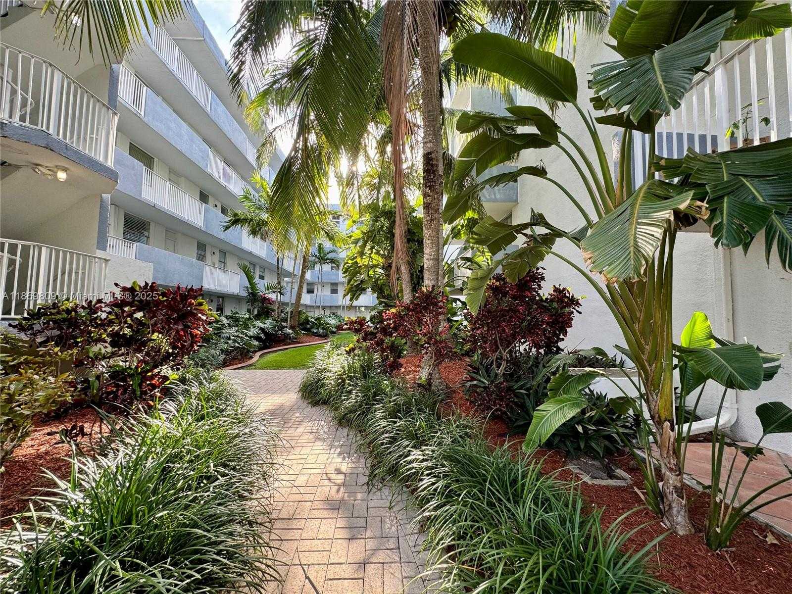 Small Image of 1801 SOUTH TREASURE DR #109, North Bay Village Number 26