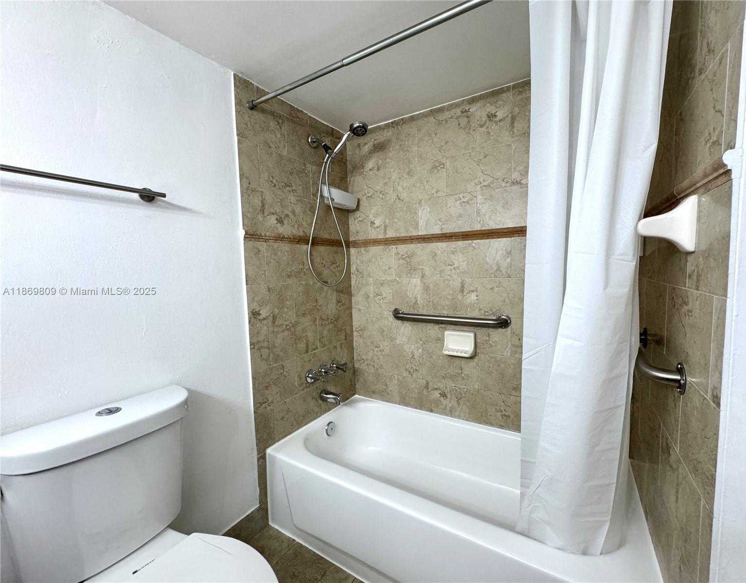 Small Image of 1801 SOUTH TREASURE DR #109, North Bay Village Number 7