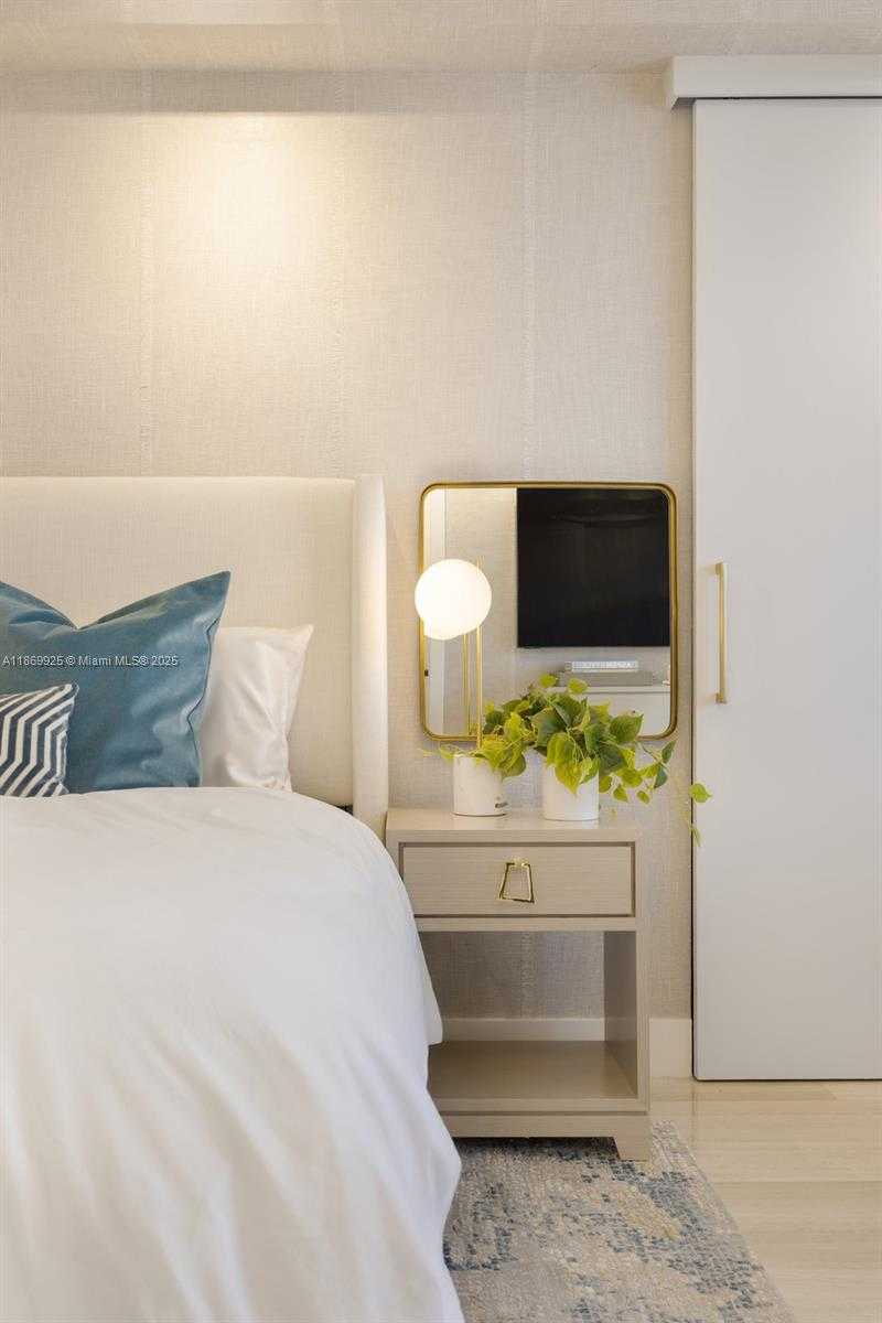 Small Image of 1451 BRICKELL AVE #1901, Miami Number 15