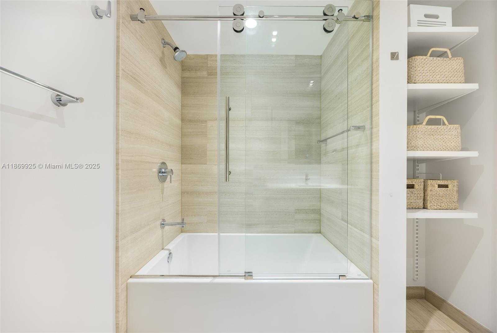 Small Image of 1451 BRICKELL AVE #1901, Miami Number 18