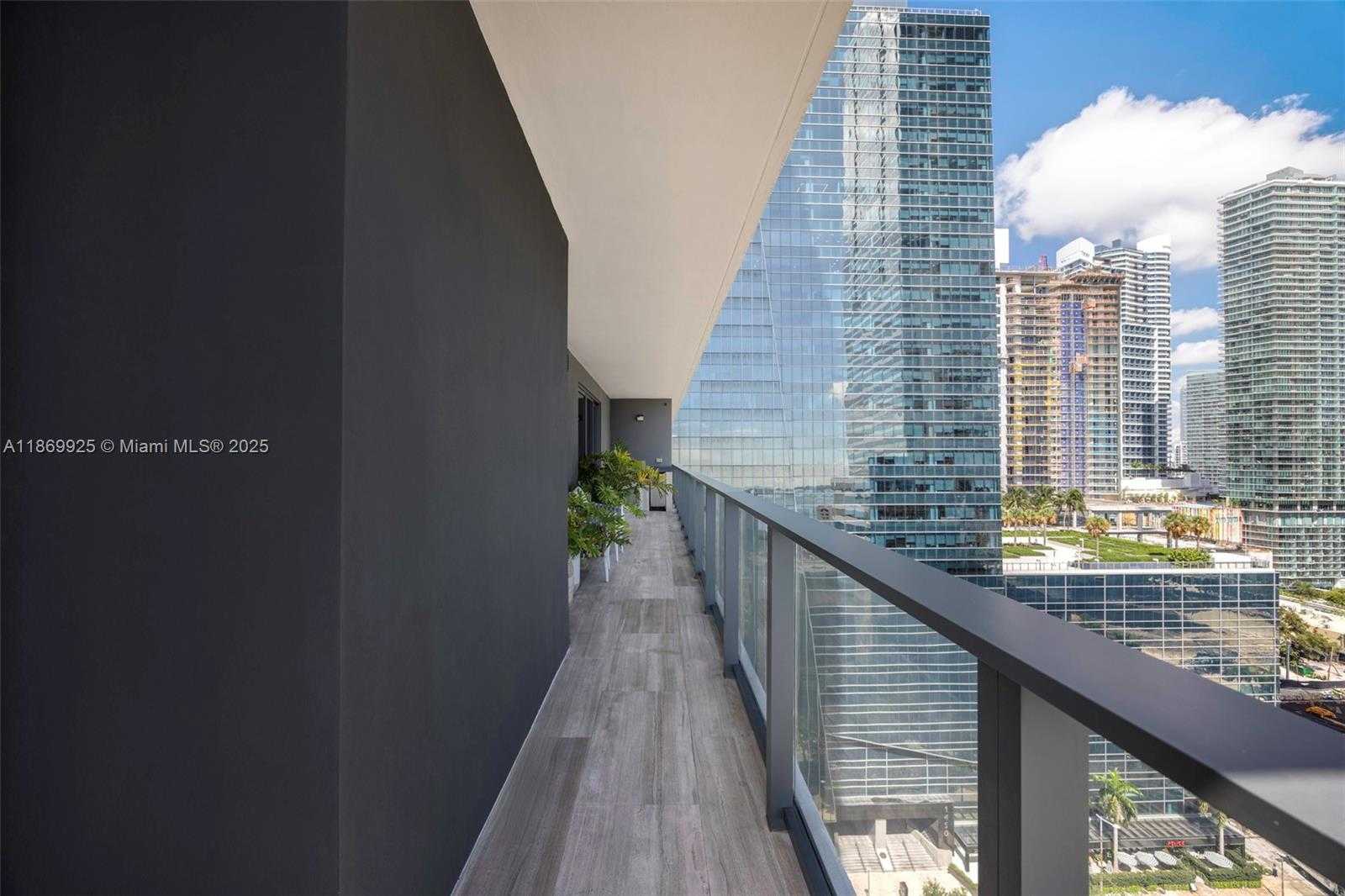 Small Image of 1451 BRICKELL AVE #1901, Miami Number 25