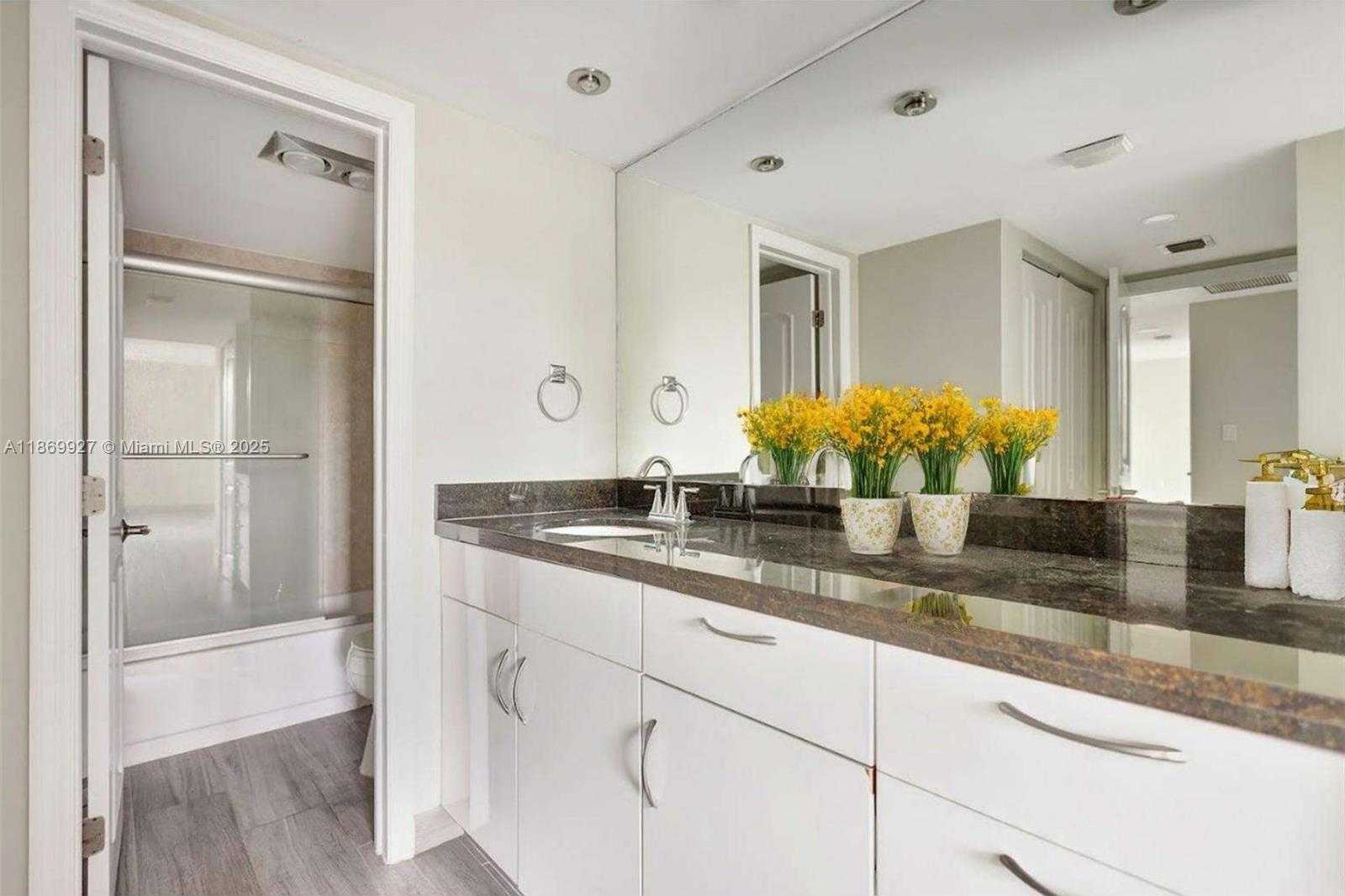 Small Image of 20100 WEST COUNTRY CLUB DR #204, Aventura Number 17