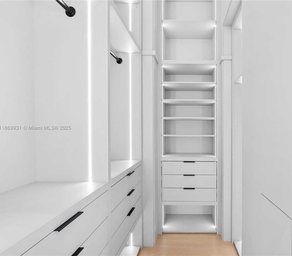Small Image of 1331 BRICKELL BAY DR #608, Miami Number 12
