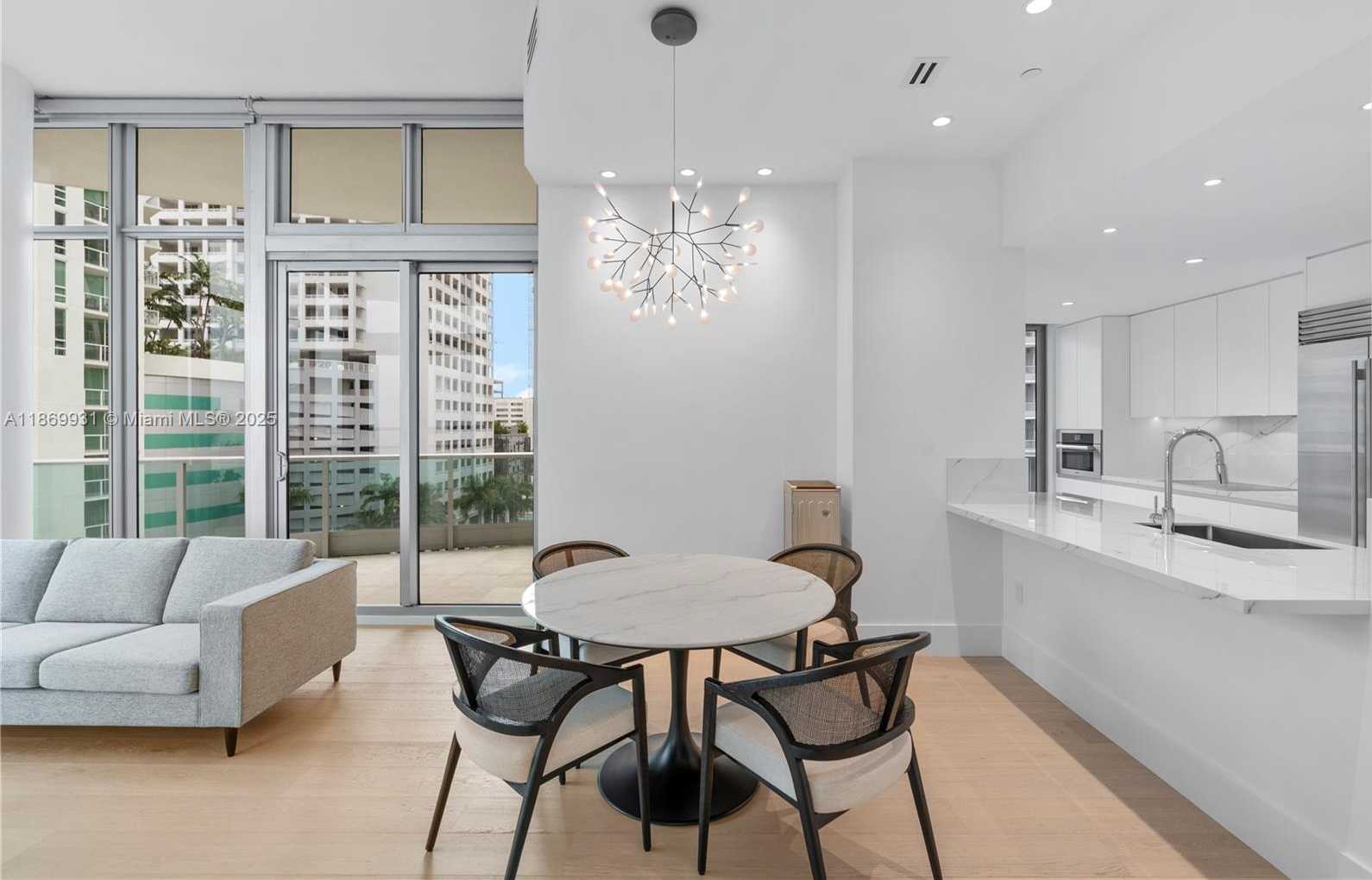 Small Image of 1331 BRICKELL BAY DR #608, Miami Number 4