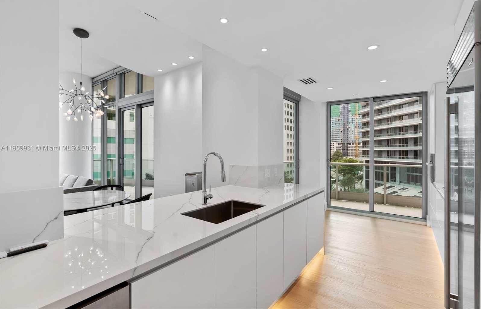 Small Image of 1331 BRICKELL BAY DR #608, Miami Number 6