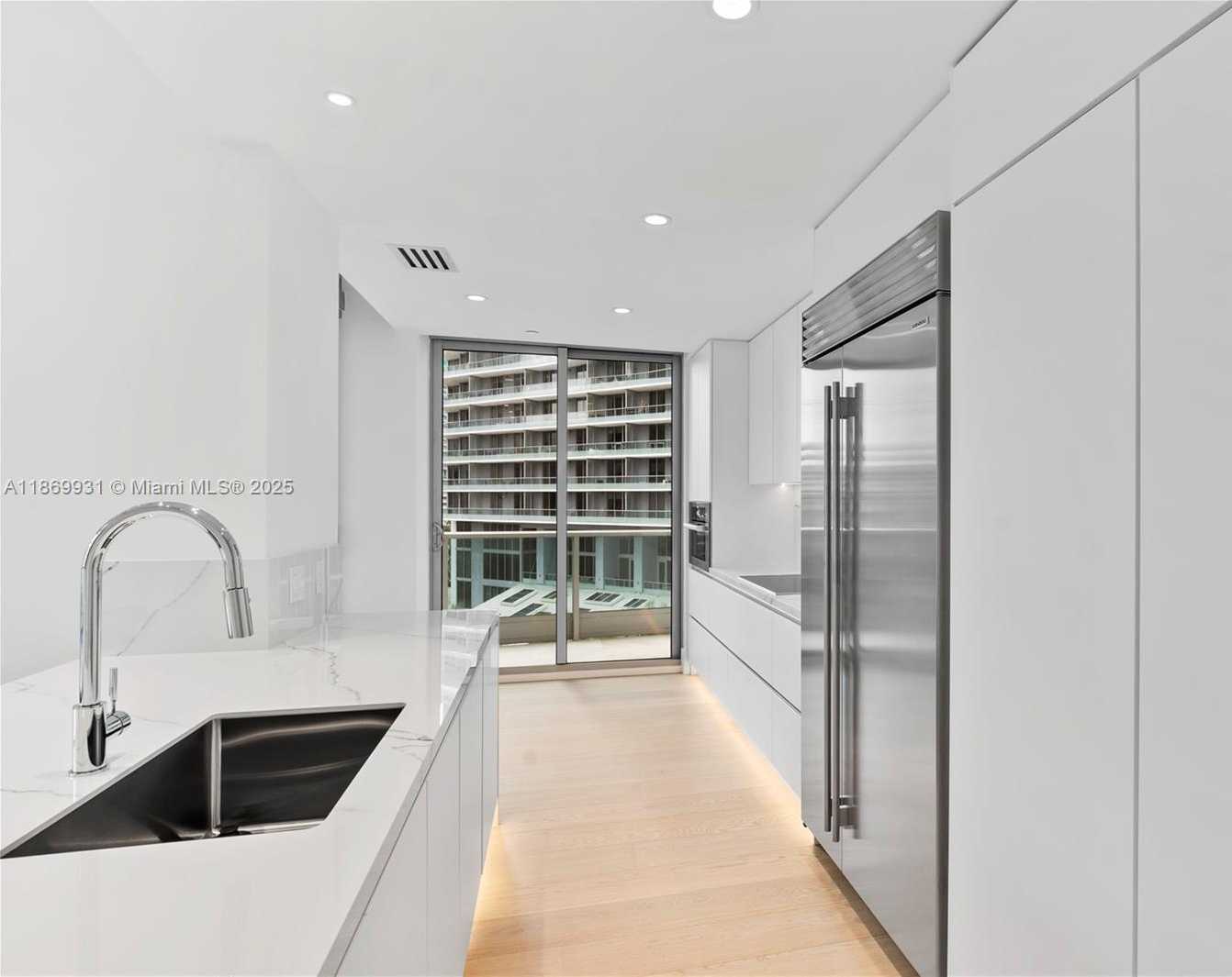 Small Image of 1331 BRICKELL BAY DR #608, Miami Number 7