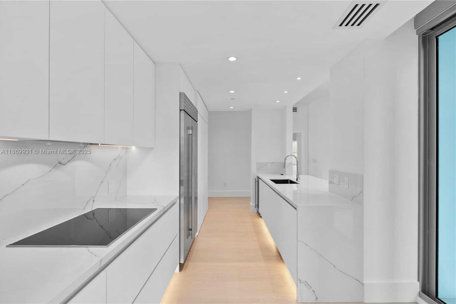 Small Image of 1331 BRICKELL BAY DR #608, Miami Number 8