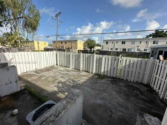 Small Image of 407 NORTH WEST 84TH ST #407, Miami Number 15