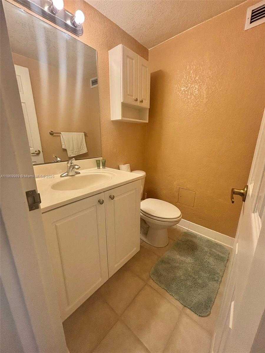 Small Image of 2501 SOUTH OCEAN DR #433, Hollywood Number 12