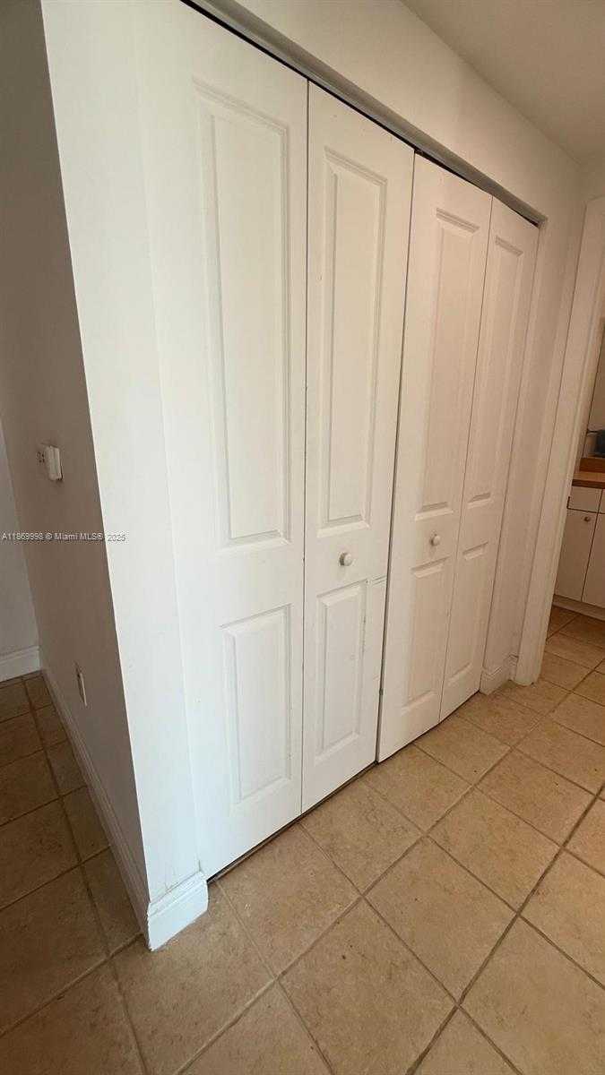 Small Image of 1250 SOUTH MIAMI AVE #1913, Miami Number 13
