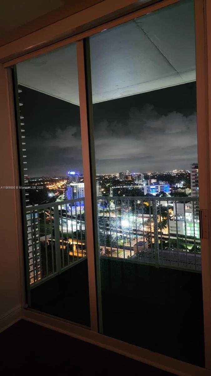 Small Image of 1250 SOUTH MIAMI AVE #1913, Miami Number 30