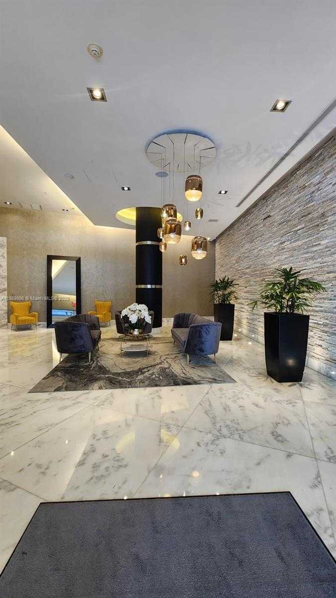 Small Image of 1250 SOUTH MIAMI AVE #1913, Miami Number 4