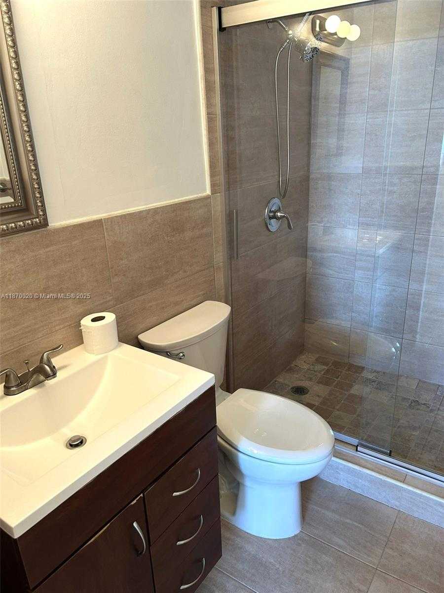 Small Image of 1880 SOUTH TREASURE DR #4F, North Bay Village Number 12