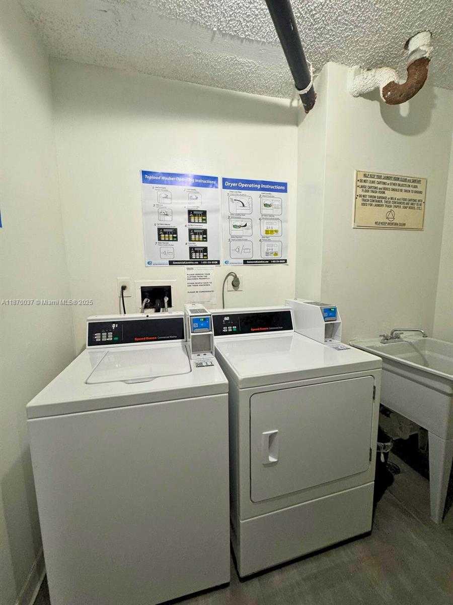 Small Image of 20100 WEST COUNTRY CLUB DR #809, Aventura Number 17