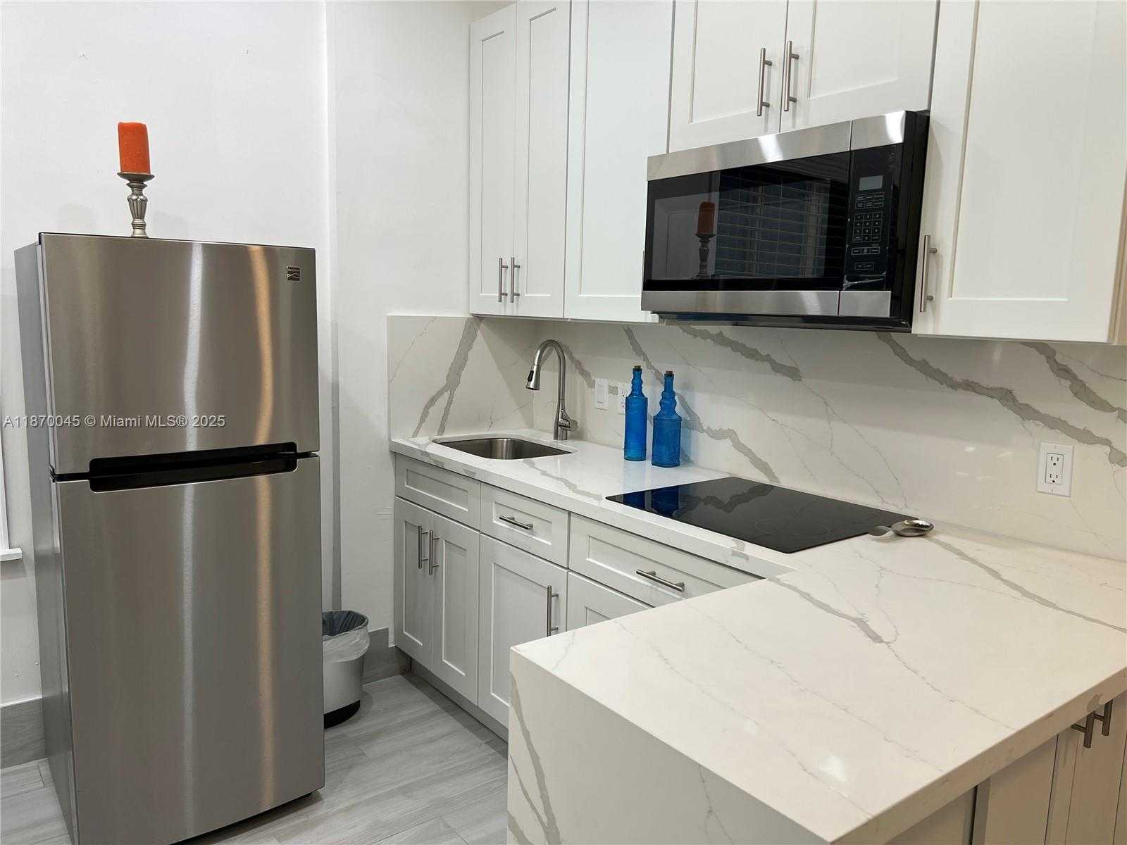 Small Image of 3710 COLLINS AVE #N-103, Miami Beach Number 19