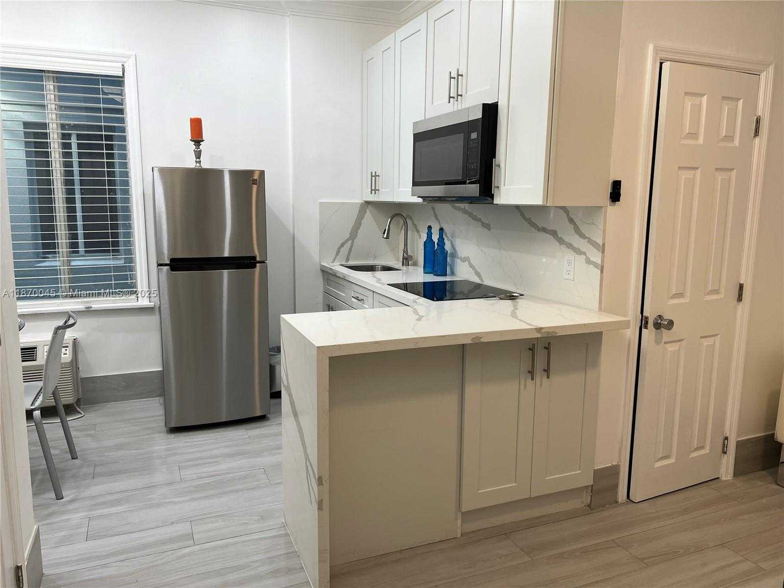 Small Image of 3710 COLLINS AVE #N-103, Miami Beach Number 22