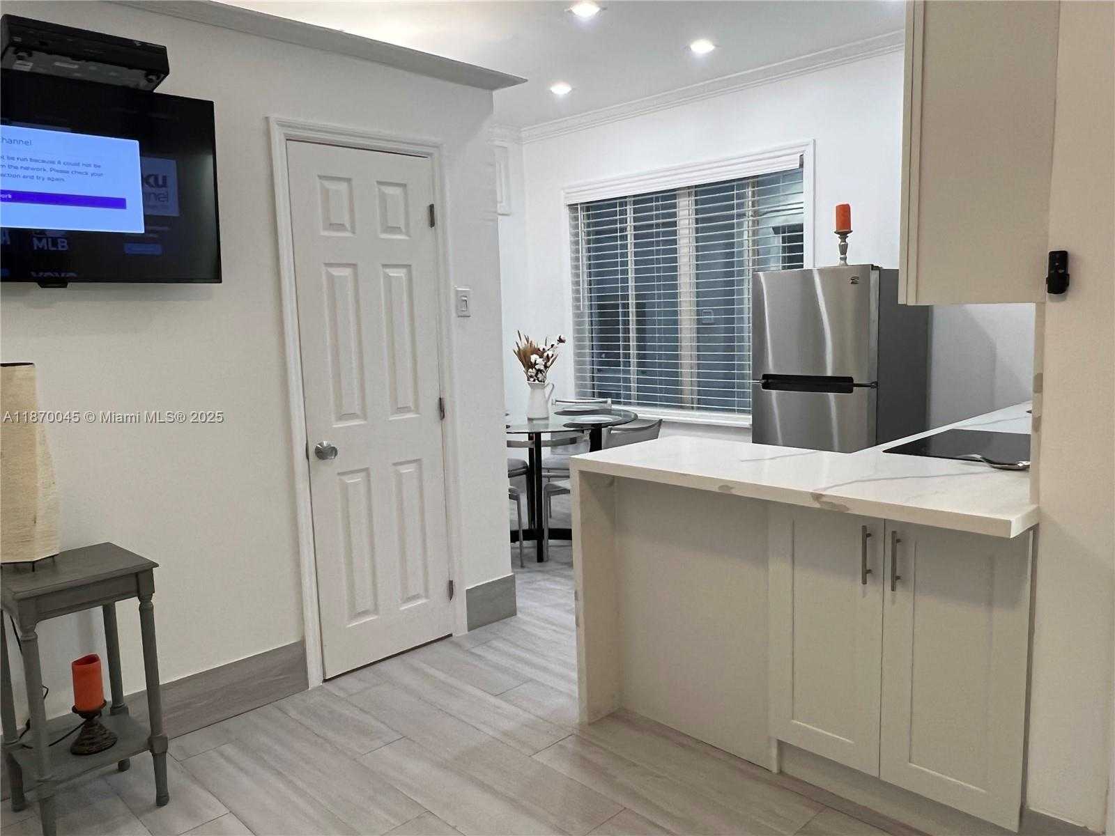 Small Image of 3710 COLLINS AVE #N-103, Miami Beach Number 24