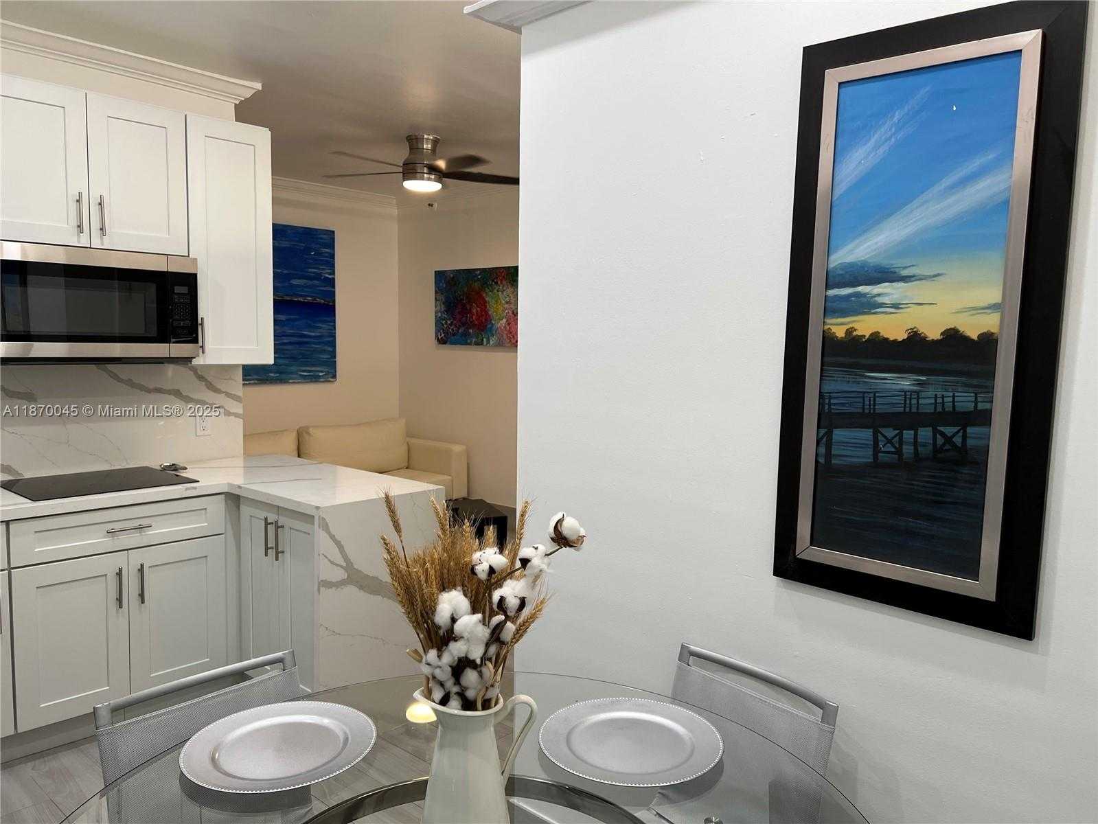Small Image of 3710 COLLINS AVE #N-103, Miami Beach Number 25
