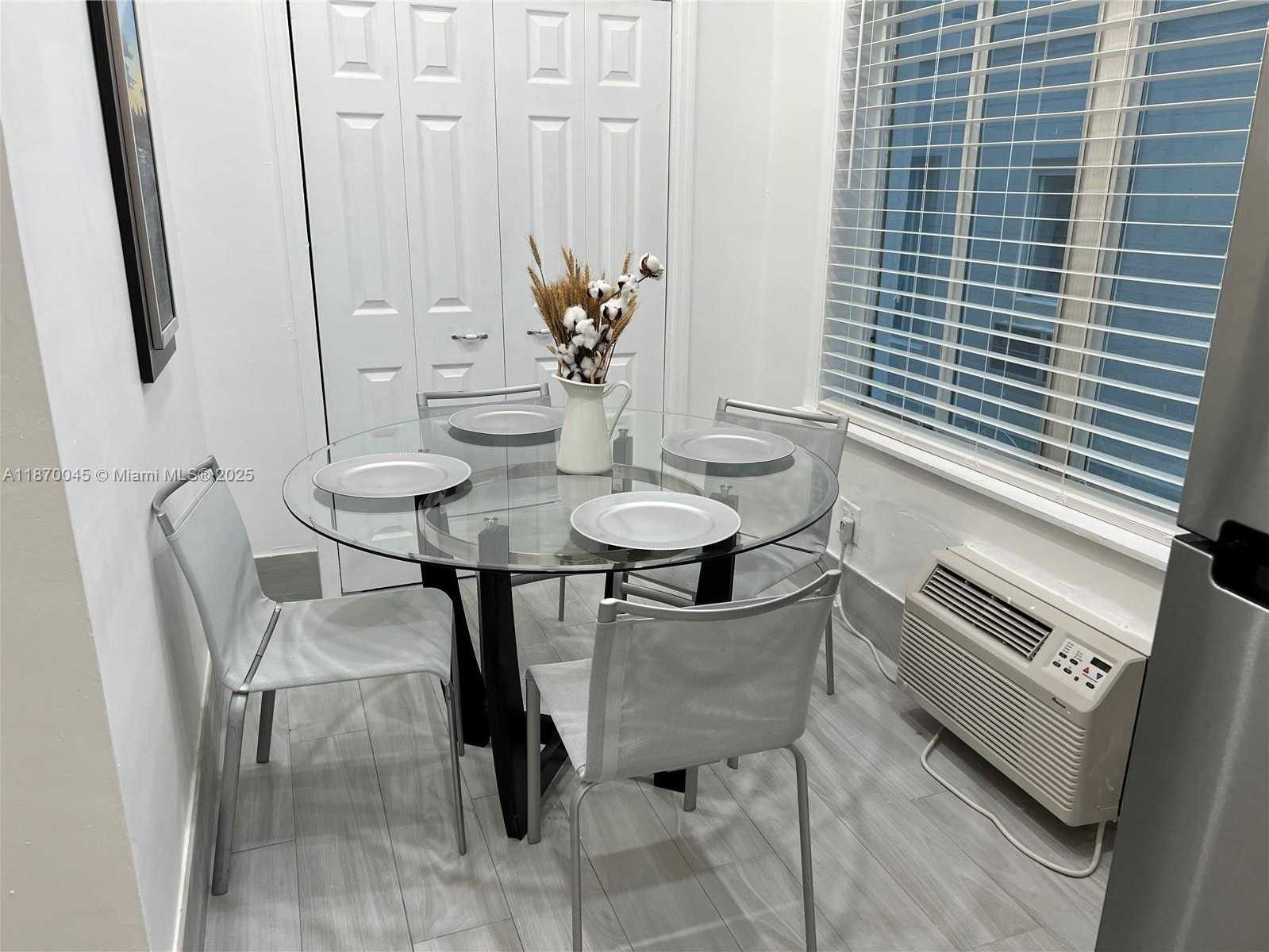Small Image of 3710 COLLINS AVE #N-103, Miami Beach Number 4