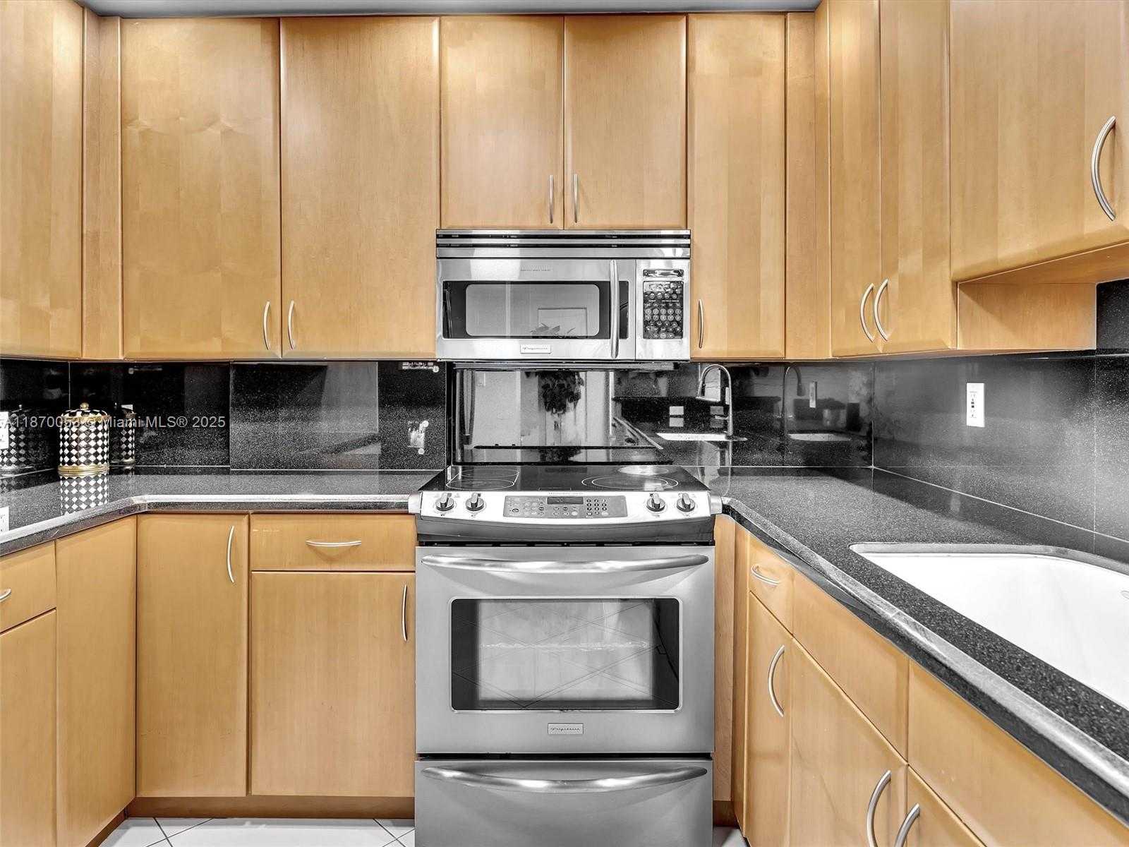 Small Image of 1500 SOUTH OCEAN DR #3E, Hollywood Number 10
