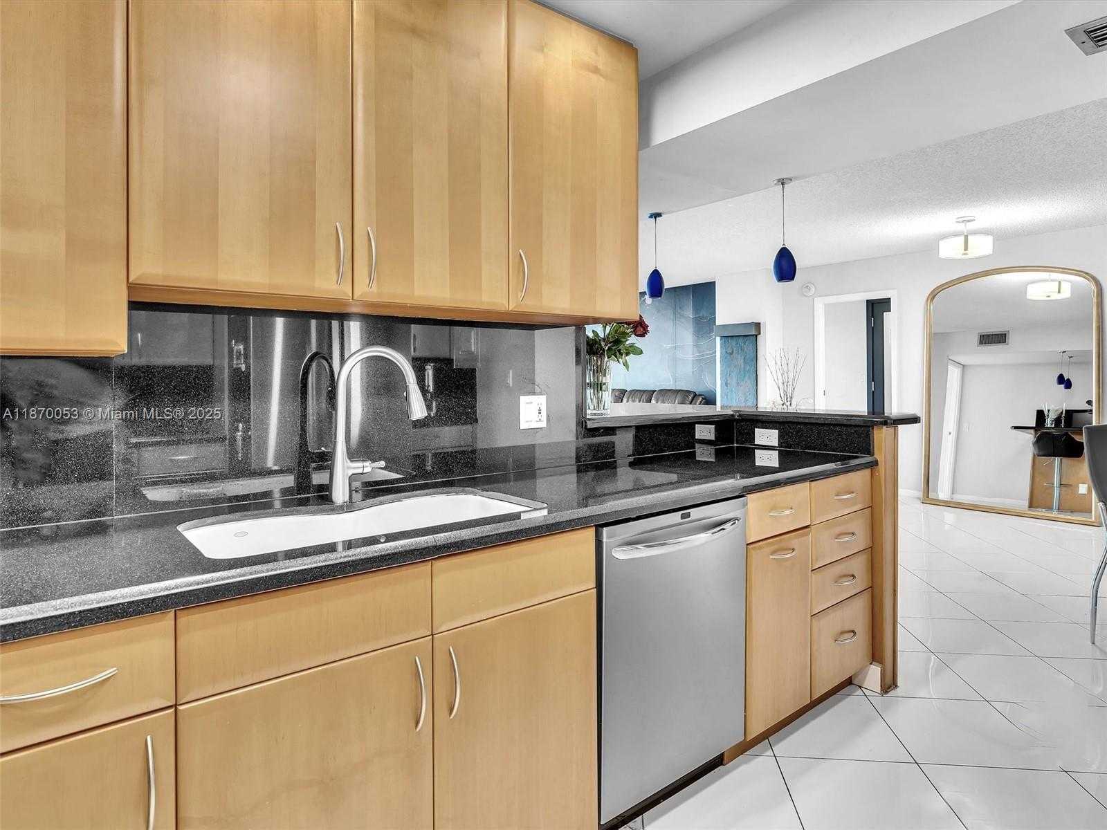 Small Image of 1500 SOUTH OCEAN DR #3E, Hollywood Number 11