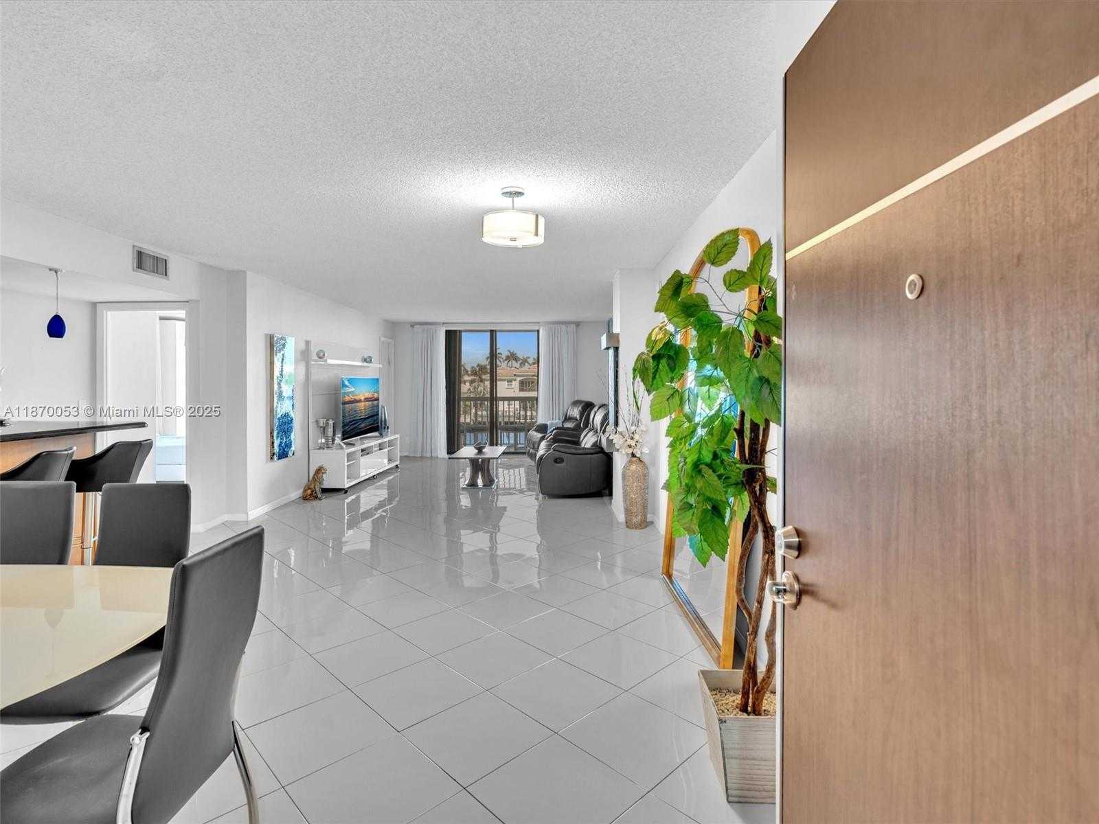 Small Image of 1500 SOUTH OCEAN DR #3E, Hollywood Number 2