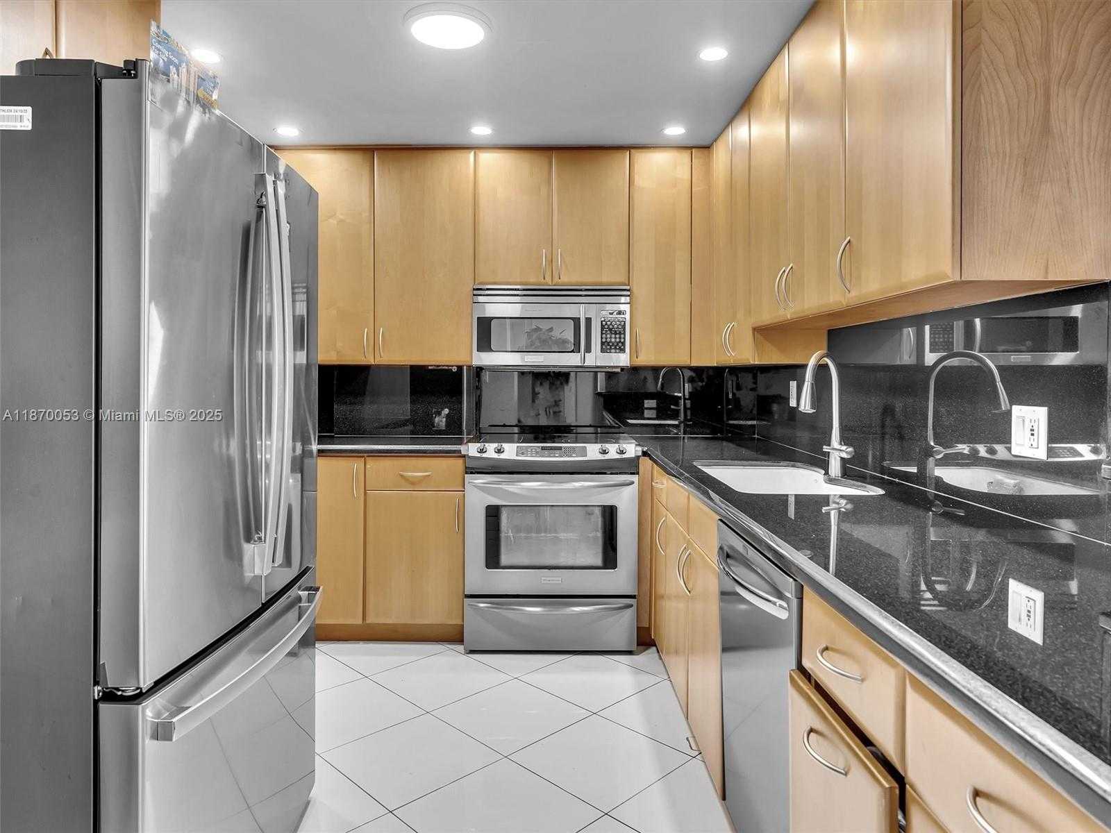 Small Image of 1500 SOUTH OCEAN DR #3E, Hollywood Number 9