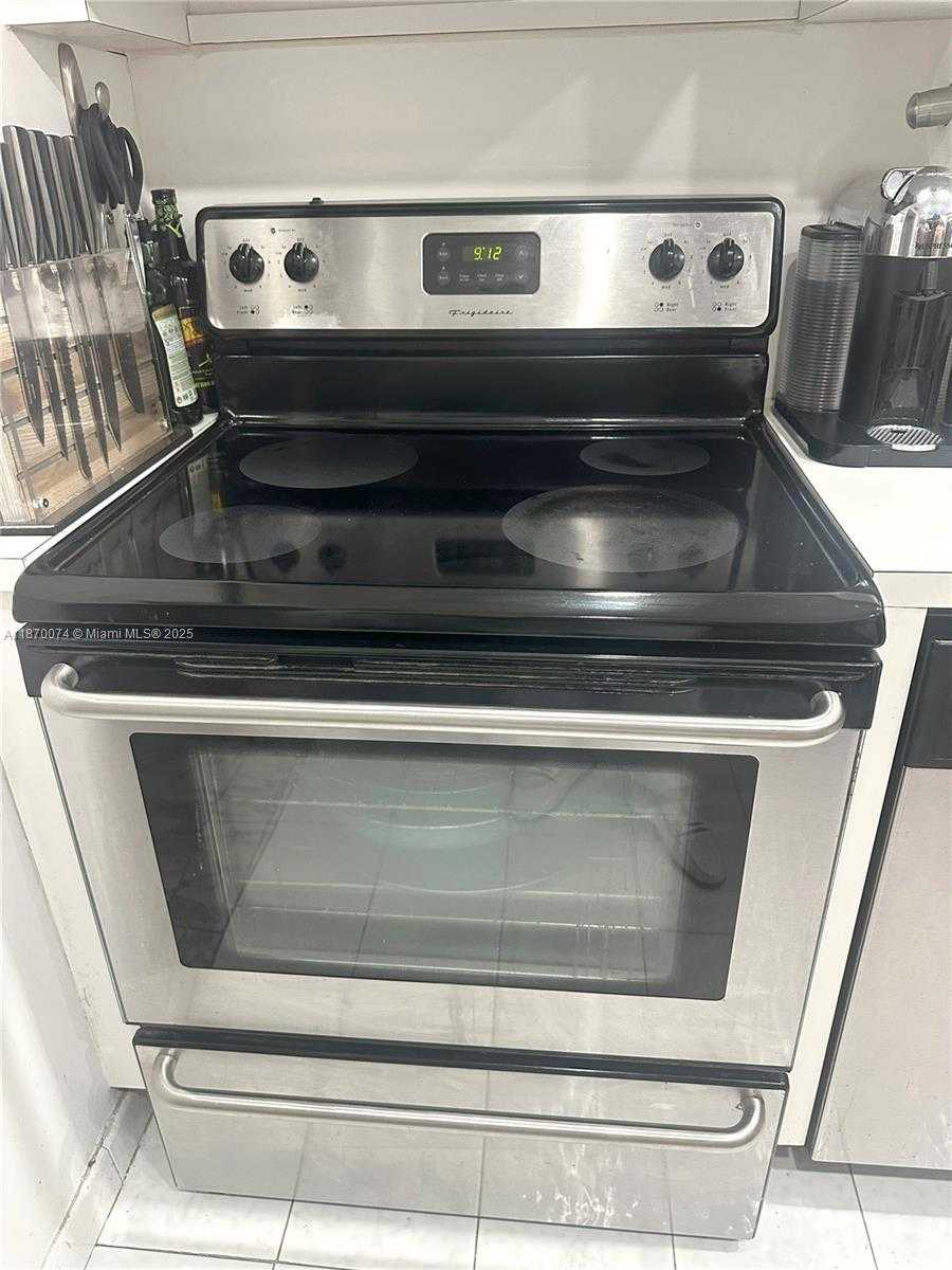 Small Image of 20335 E Country Club Dr, Aventura, FL 33180, USA Number 18