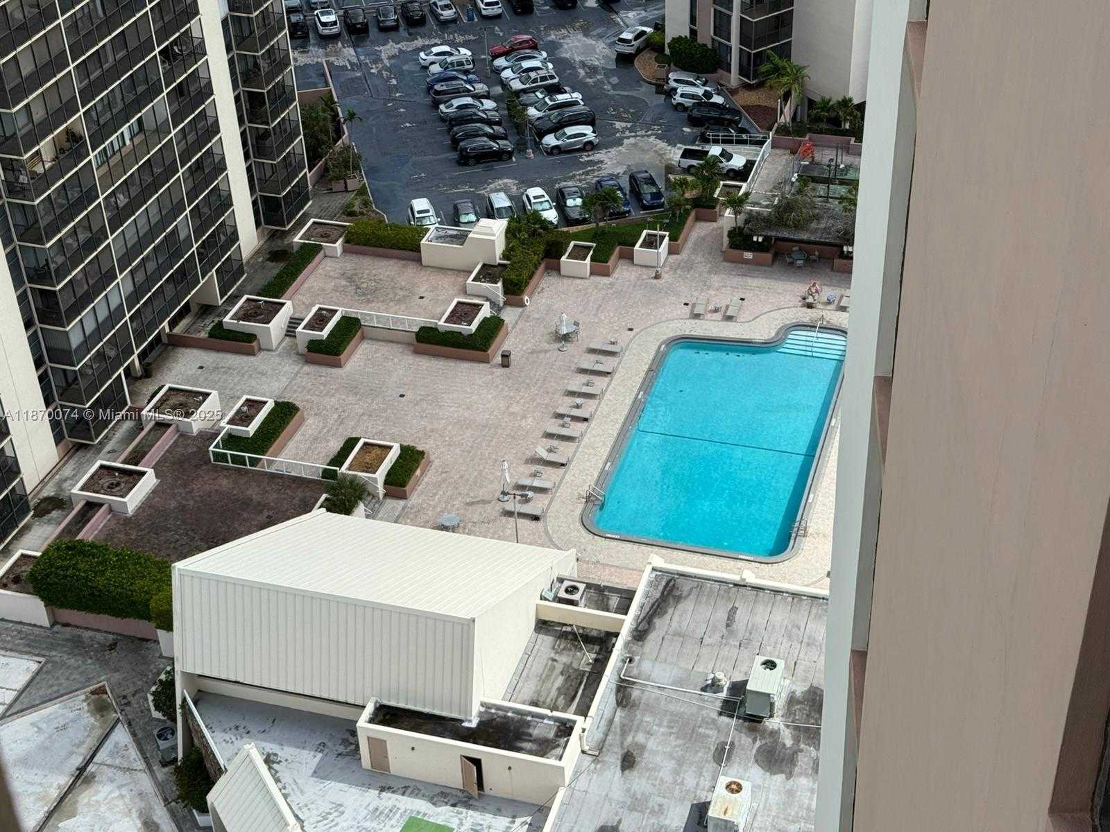Small Image of 20335 E Country Club Dr, Aventura, FL 33180, USA Number 22