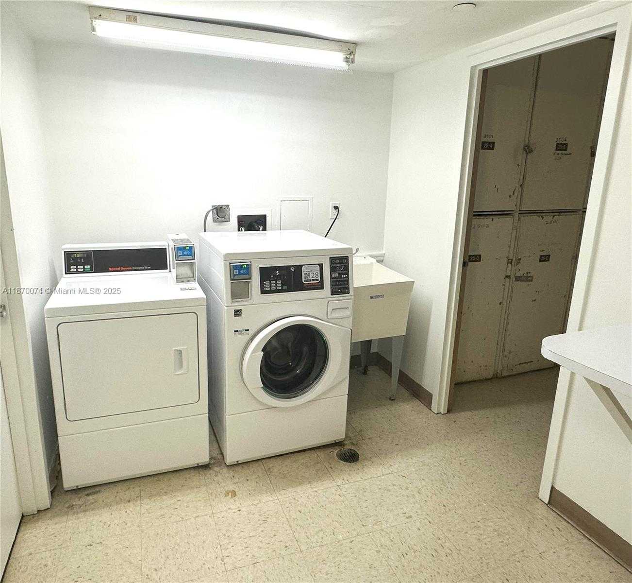 Small Image of 20335 E Country Club Dr, Aventura, FL 33180, USA Number 27