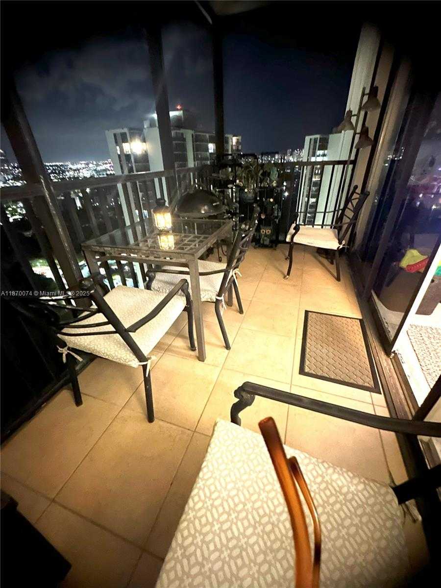 Small Image of 20335 E Country Club Dr, Aventura, FL 33180, USA Number 39