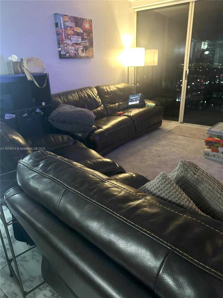 Small Image of 20335 E Country Club Dr, Aventura, FL 33180, USA Number 7