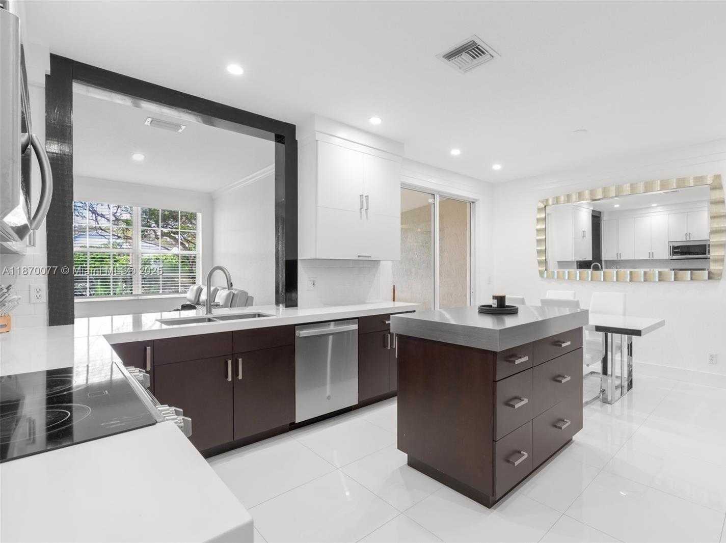 Small Image of 10548 NORTH WEST 56TH DR, Coral Springs Number 3