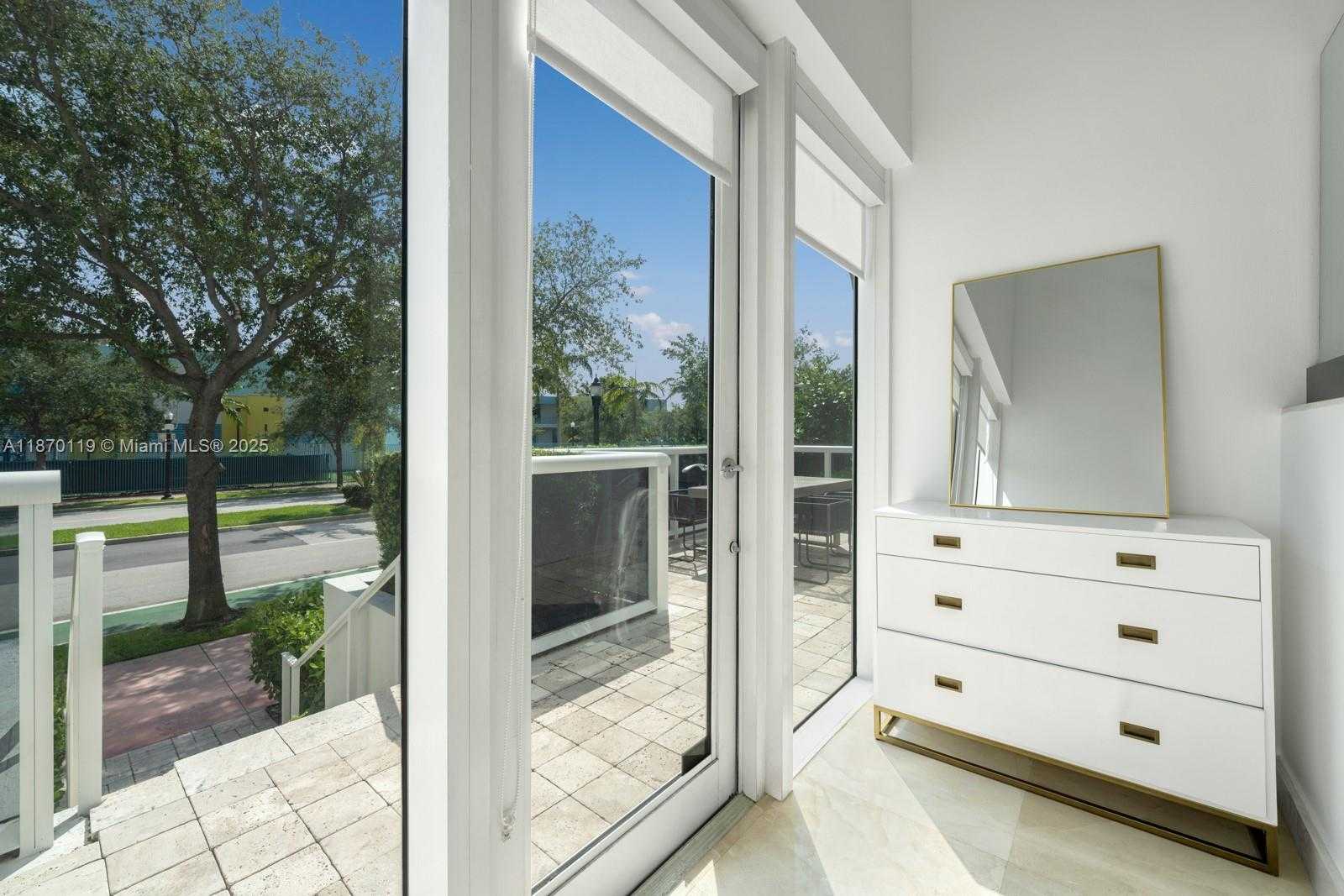 Small Image of 400 ALTON RD #TH-1A, Miami Beach Number 13