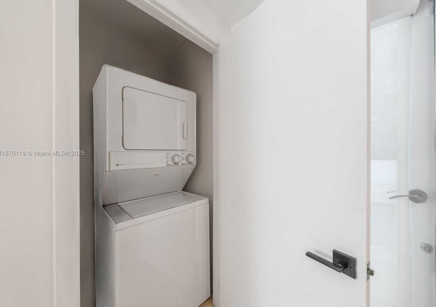 Small Image of 400 ALTON RD #TH-1A, Miami Beach Number 34