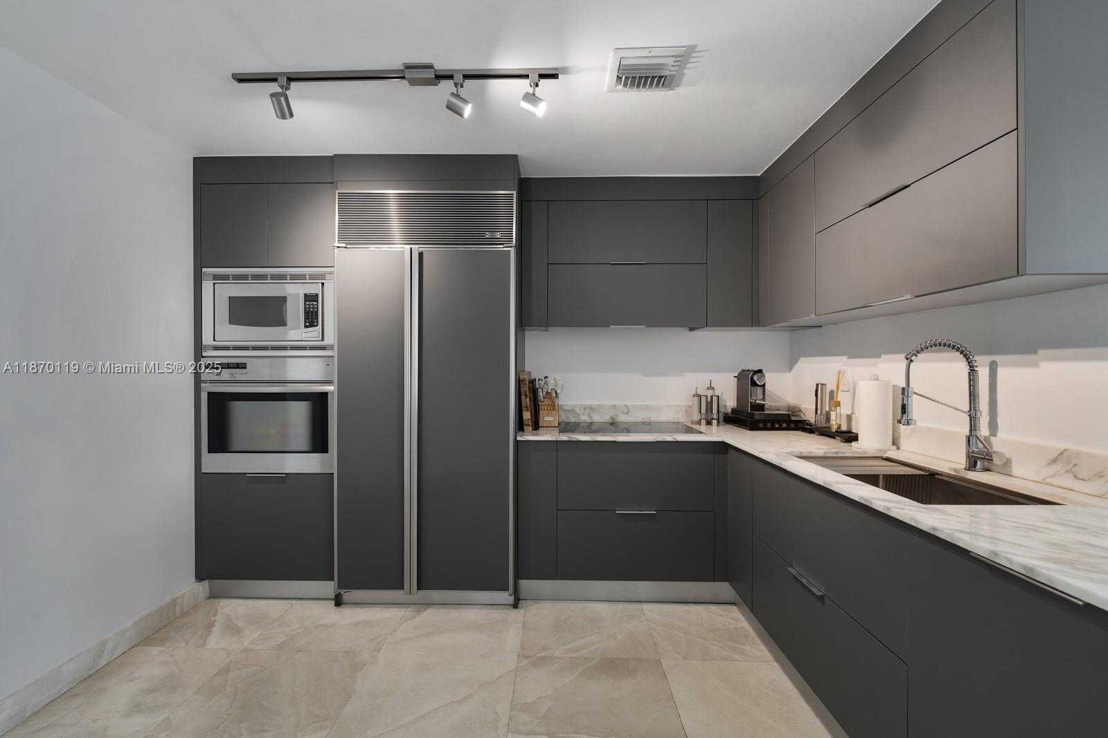 Small Image of 400 ALTON RD #TH-1A, Miami Beach Number 9