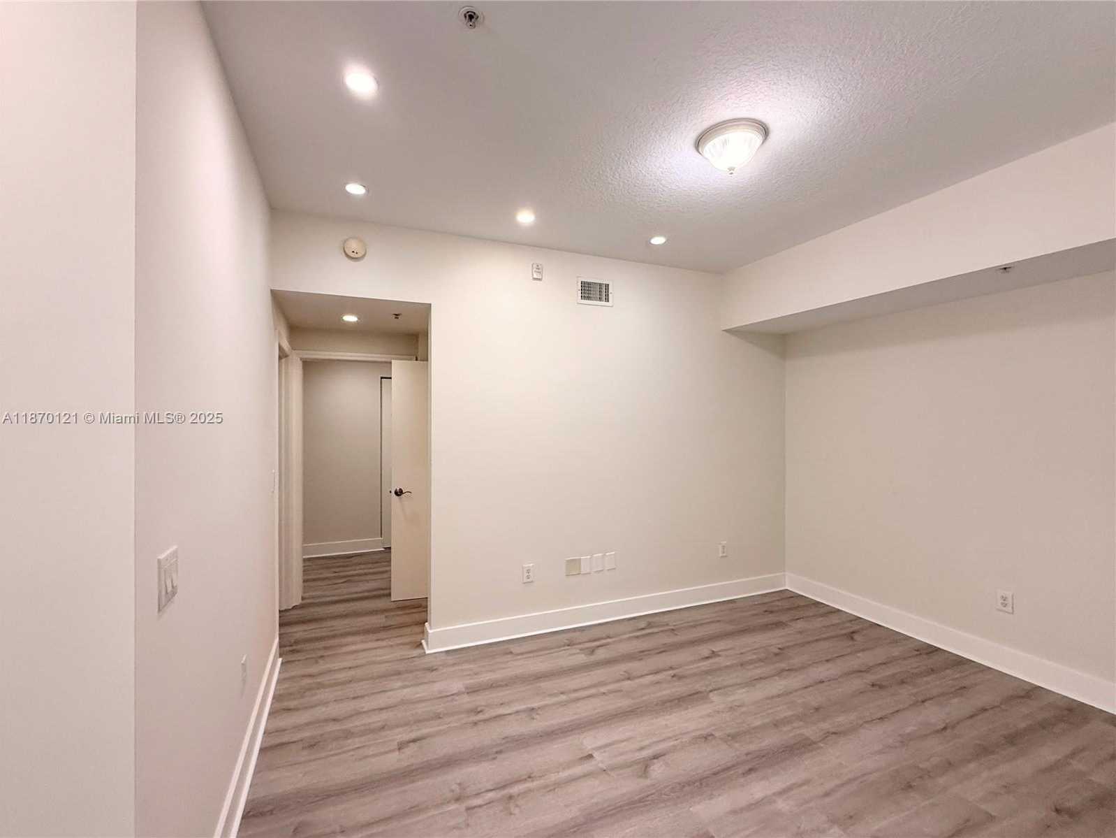 Small Image of 7330 NORTH WEST 114TH AVE #208-5, Doral Number 3