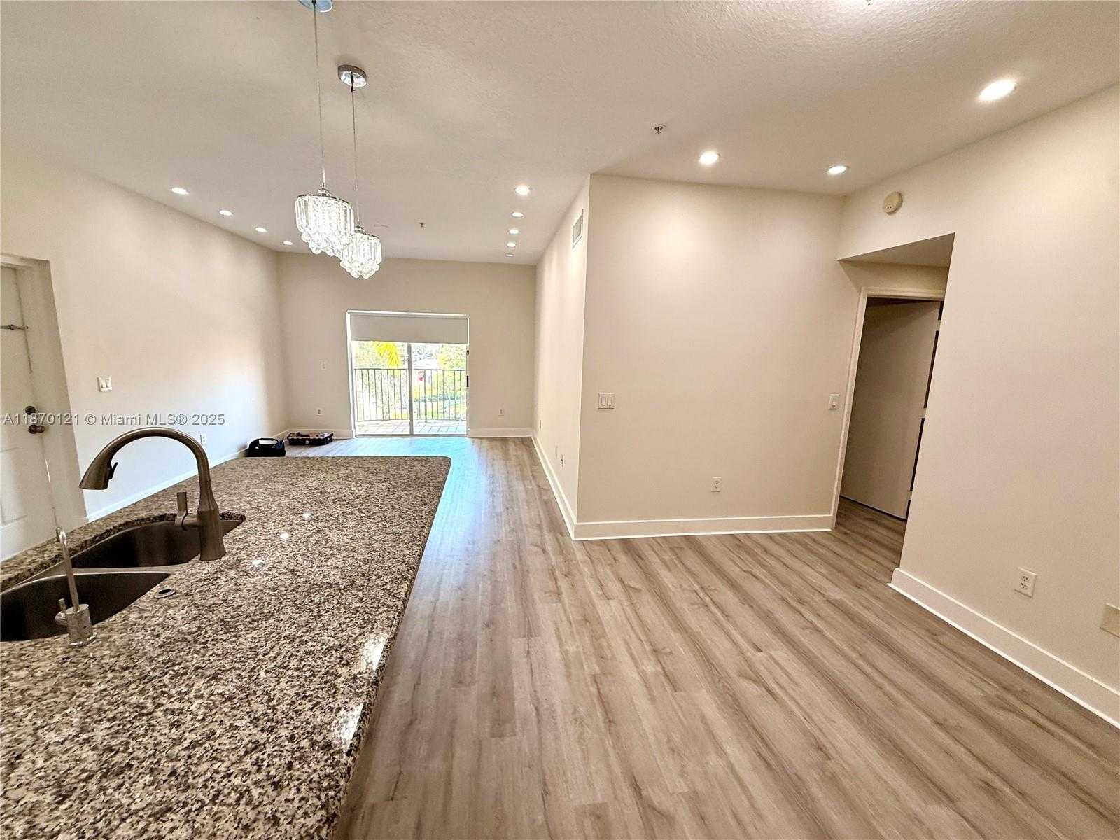 Small Image of 7330 NORTH WEST 114TH AVE #208-5, Doral Number 4