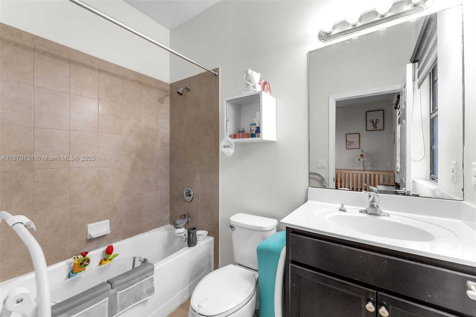 Small Image of 449 SOUTH EAST 32 TER, Homestead Number 24