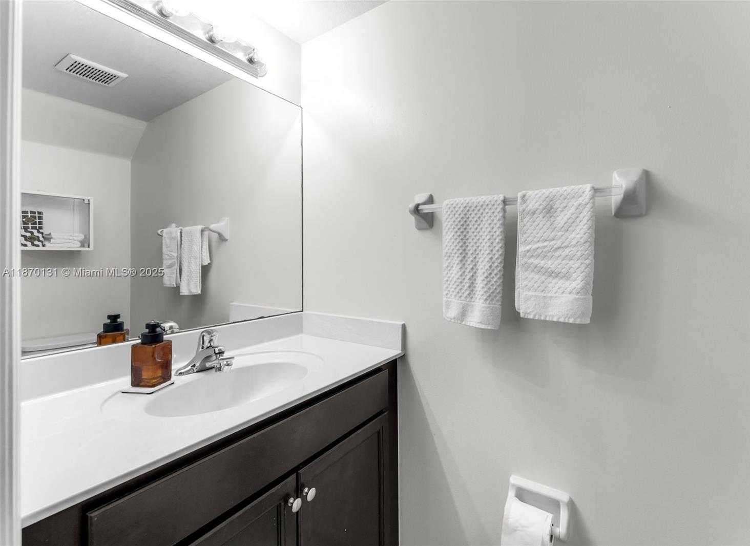 Small Image of 449 SOUTH EAST 32 TER, Homestead Number 26