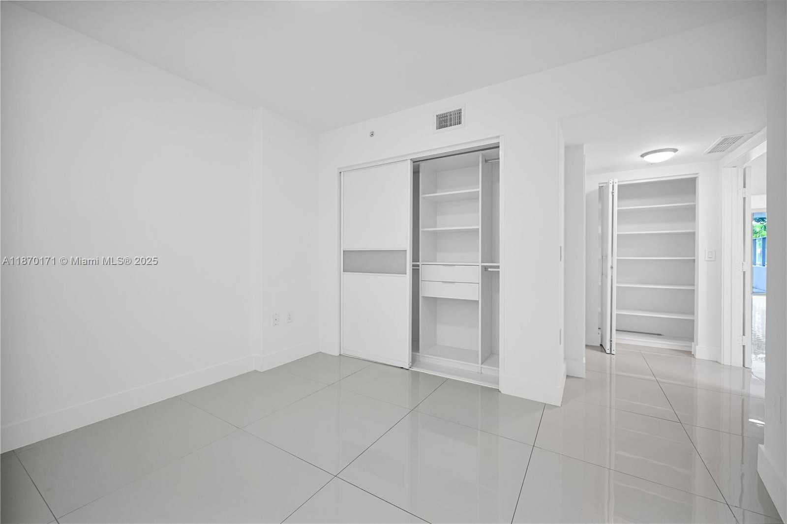 Small Image of 6620 INDIAN CREEK DR #116, Miami Beach Number 10